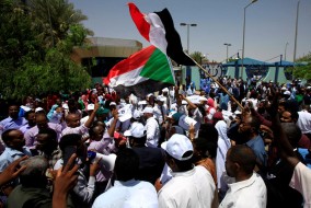 Heavy machine gun fire heard as Sudanâ€™s military moves in on sit-in protest
