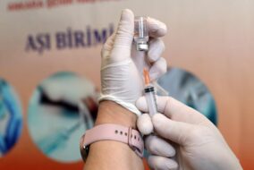 Turkish opposition slams government for mismanaging vaccine supply