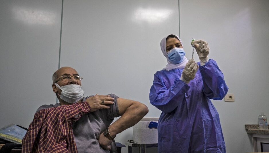 Unvaccinated government employees to be banned from entering workplace, says Egyptian PM